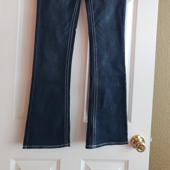 Wallflower Juniors Luscious Curvy Fit Bootcut Jeans - Picture 2 of 7